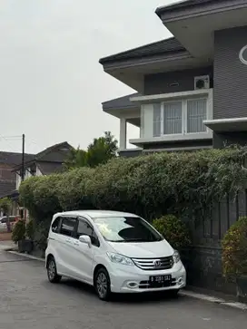 Honda freed last edition 2016 Psd E Low km antik putih mulus