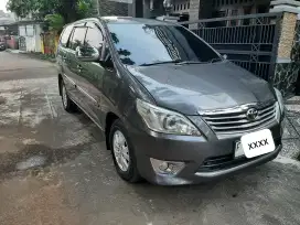 Innova Diesel G AT  2012