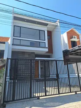 Rumah Baru Gress Klampis Semolo dekat Hokky MERR