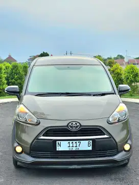 Toyota Sienta V AT 2017 bonus baliknama