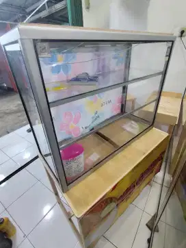 Etalase dan Meja