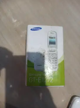 dijual HP second samsung gt e1272 warna putih
