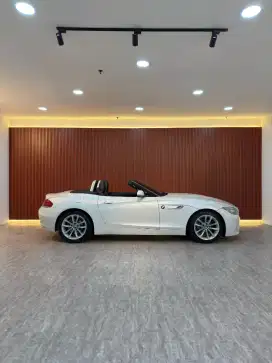 KM 24rb BMW Z4 Sdrive 2.0 cc At 2013 CBU
