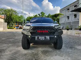 Dijual hilux V solar matic 2022 full accesories