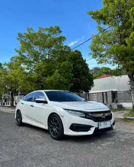 Honda Civic Turbo ES 2016 Kondisi Istimewa