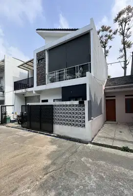 Rumah Terawat Full Furnished dekat ke Jalan Cihanjuang Bandung Utara