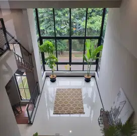 Rumah Luas 300m² 4 kamar Konsep Industrial di BSD Dekat Tol Rawa Buntu
