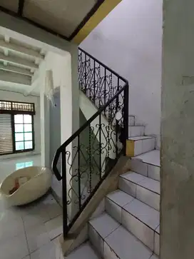 Dijual Rumah 2 lantai dalam komplek hanya 5 menit ke stasiun Sudimara
