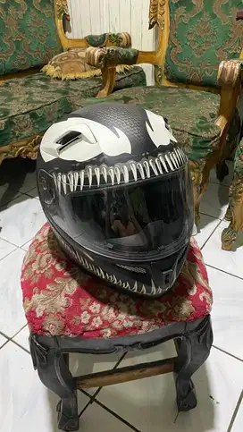 Helm KYT K2R Venom