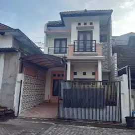 Rumah 2 Lantai 3 Kamar Area Candi Agung Dekat Kampus ABM Suhat