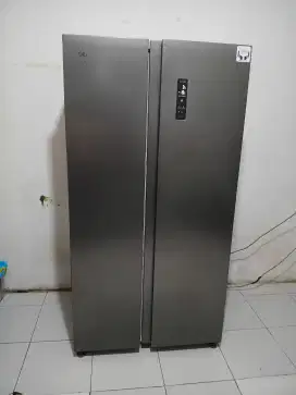 Dijual kulkas side by side merk GEA masih mulus