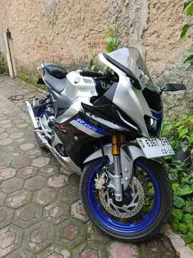 R15M ABS Silver Limited Edition 2024