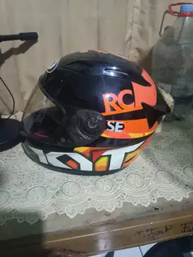 Helm kyt rc 7 .