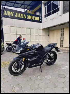 Yamaha R15 2021