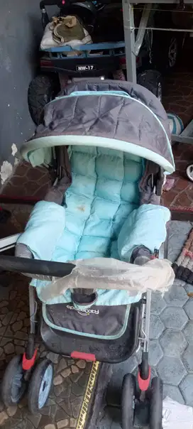 Kereta dorong bayi