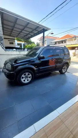 Suzuki Escudo 2.0 AT  2003