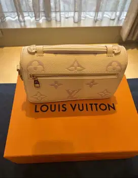 LV PO METIS like new