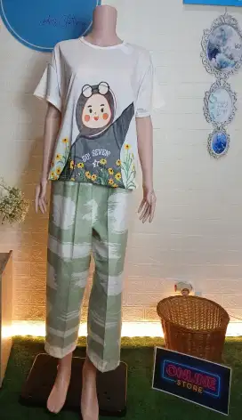 Patung manekin untuk display
