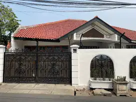 Dijual Cepat Rumah Daerah Utan Kayu Aman Bebas Banjir (bisa nego)