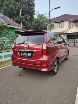 Toyota Avanza Veloz1.5 At metic th 2015 merah Nopol genap jakarta