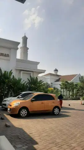 Nissan march 2013