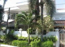 Rumah 2 Lantai JakSel Dijual B U !