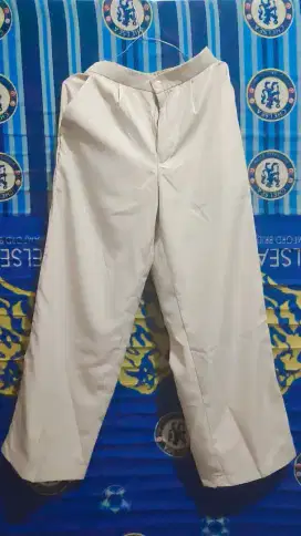 Celana panjang wanita