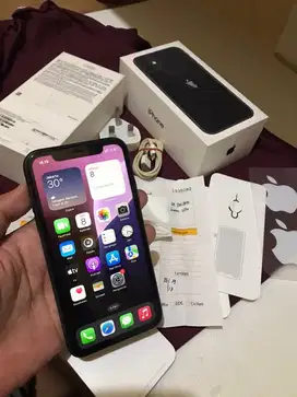 iphone 11 128gb Dual Sim ON Fullset Original bawaan lahir