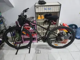 Jual sepeda gunung TREK MARLIN 5 BLACK ON.BLACK