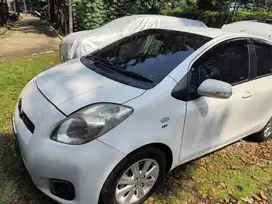 Dijual Cepat! Toyota Yaris 1.5 J AT 2013  – Warna Putih, Mulus!