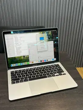MacBook Air M1 256gb 13inch