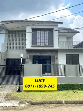 Rumah Ada Ruang Santai Indoor di Sektor 5 Bintaro 15678-LH