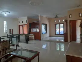 Rumah cocok untuk kantor atau usaha di kebagusan raya, jaksel