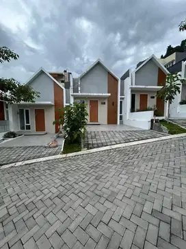 RUMAH SIAP HUNI DP 10 JUTA DI TEMBALANG UNDIP