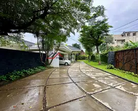 Rumah Tropical Resort Style Semi Furnished Di Ampera