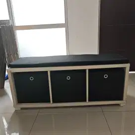 Bangku dan penyimpanan 3 laci.