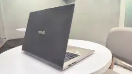 Laptop Asus Zenbook core i5 mulus