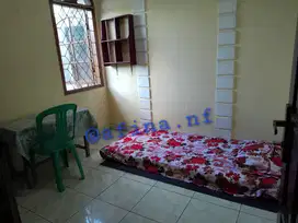 Dikontrakkan lantai kedua rumah untuk dua orang
