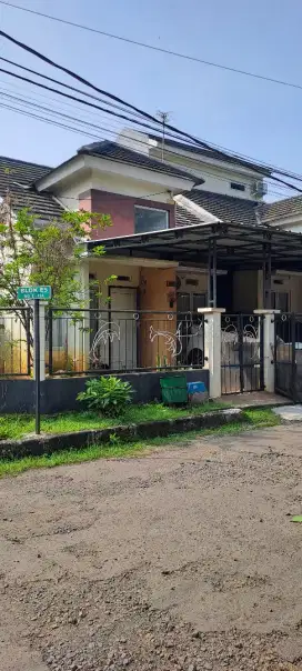 DiSewakan TAHUNAN rumah CIBINONG