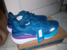 Sepatu nineteen