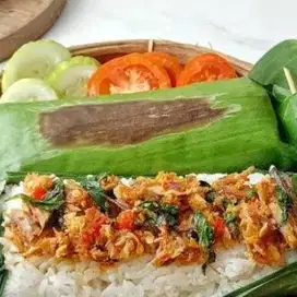 Dicar koki/chef Wanita bisa masak