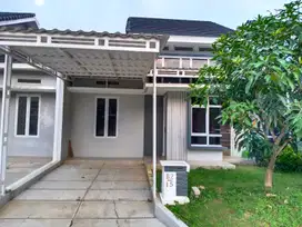 Di sewa rumah baru siap huni furnish Samira Sentul city