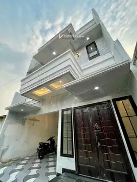 Jual rumah 2 lantai + rooftop di jagakarsa