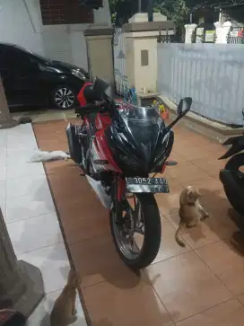 Honda CBR 150R 2016