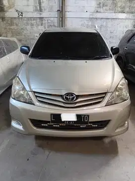 Toyota Kijang Innova 2010 Bensin