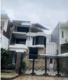 Dijual Rumah 3 lantai,di pondok kelapa duren sawit jakarta timur