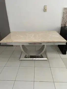 Meja Makan Marmer