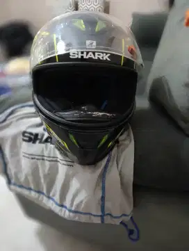 Helm shark skwal 2 Flynn yellow green