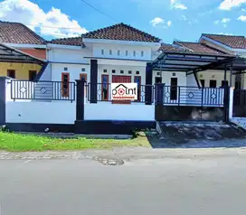 Rumah Bagus Strategis Siap Huni