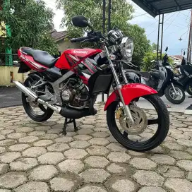 Ninja SS 2013 merah ferari